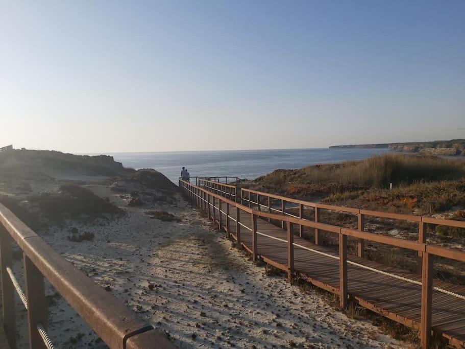 Zambujeiraseahouse - 100M Da Praia Замбужейра до Мар Екстериор снимка